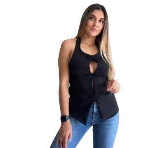 BLUSA ESCOTE Y MOÑO