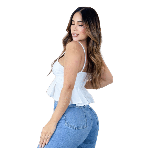 Blusa con bolero y tirantes ajustables en tela popelina.